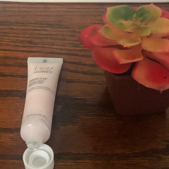 Hey Honey Boost It Up Moisturizer 15ml New Ipsy - Picture 7 of 14